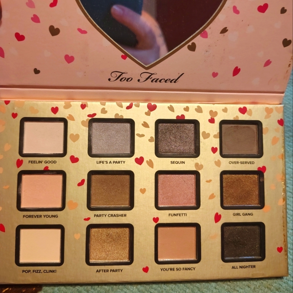 Too Faced Eyeshadow Palette - Multicolor